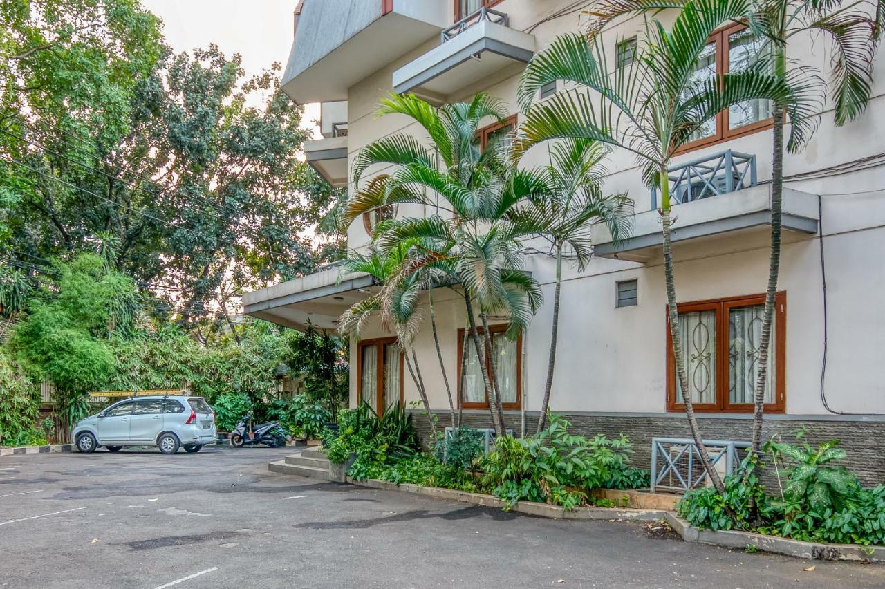 Reddoorz Plus Near Dharmawangsa Square Jakarta Extérieur photo